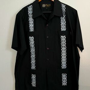 vintage Guayabera Men’s button do embroidered shirt